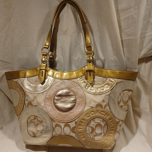 Coach carly tote - Picture 6 of 10